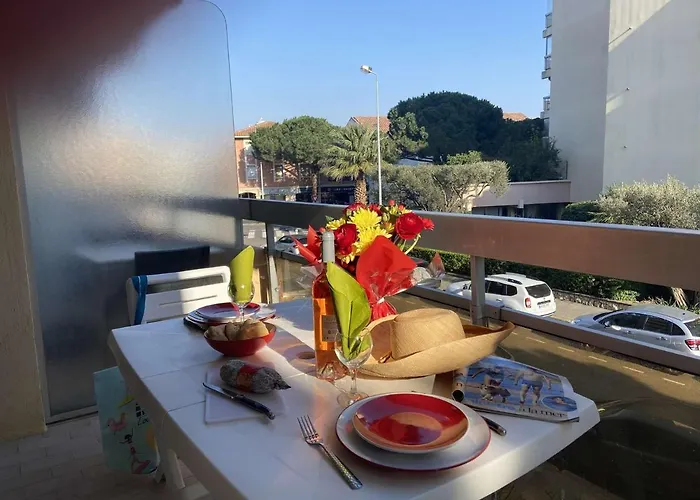 Cosy A 500m Du Port De Frejus, Proche Et Commerces - Fr-1-226a-356 Fréjus
